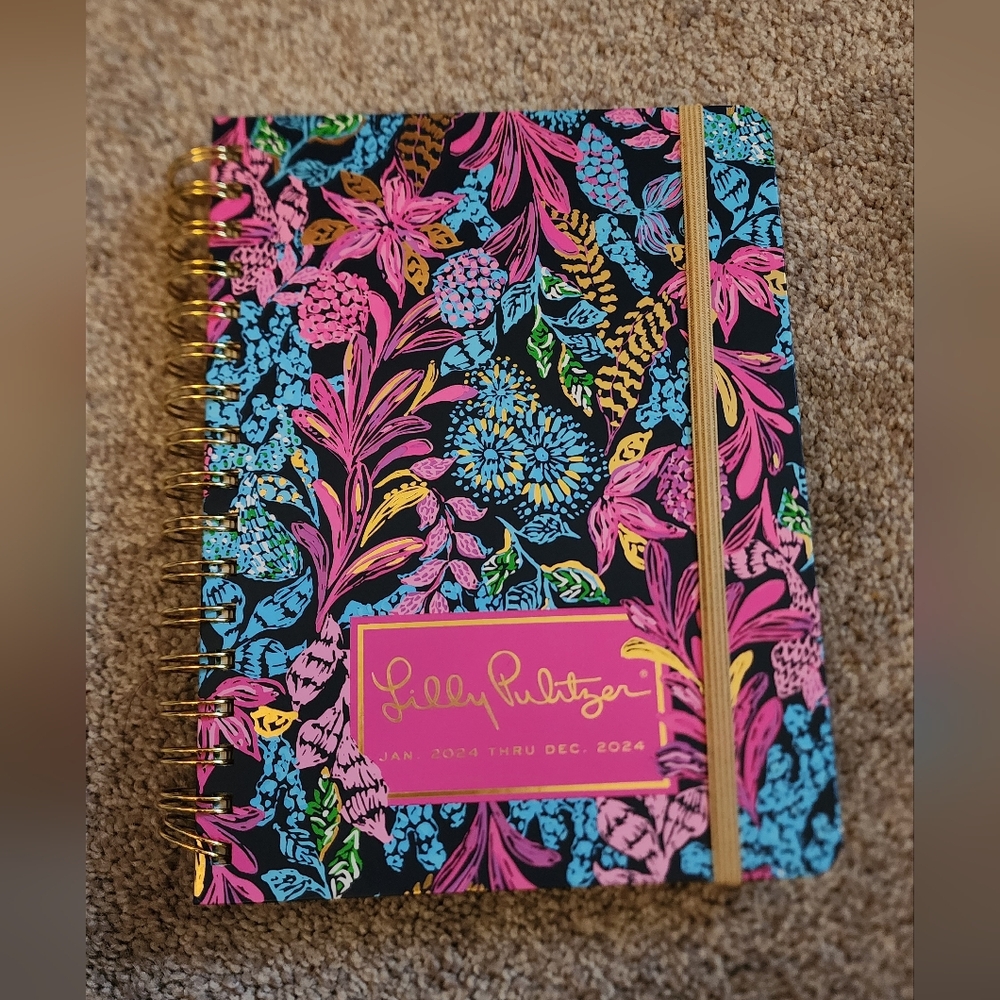 Lilly Pulitzer Daily Planner - Picture 9 of 9